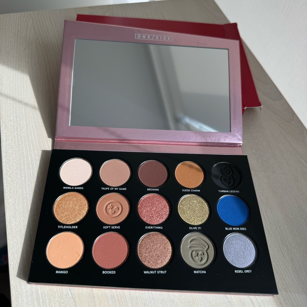 🆕 ONE/SIZE Vibrant Orange and Blue Eyeshadow Palette